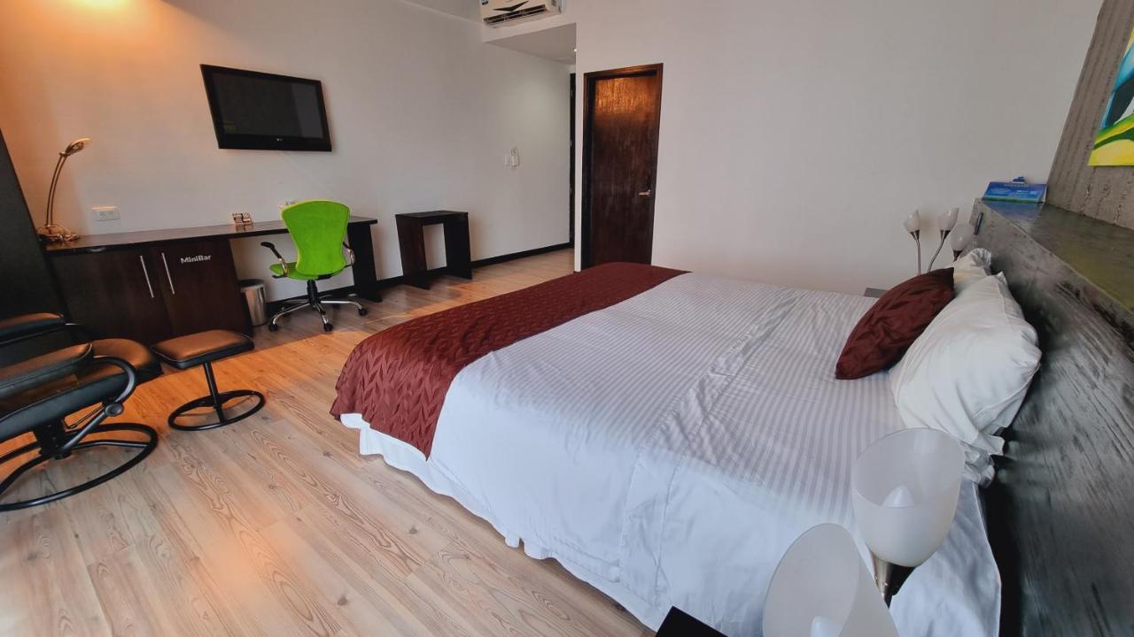 Habitat Suites Hotel Pereira Bagian luar foto